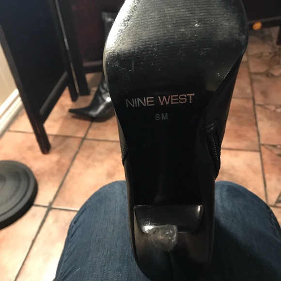 Ladies NineWest Button Leather Boots - Picture 2 of 4